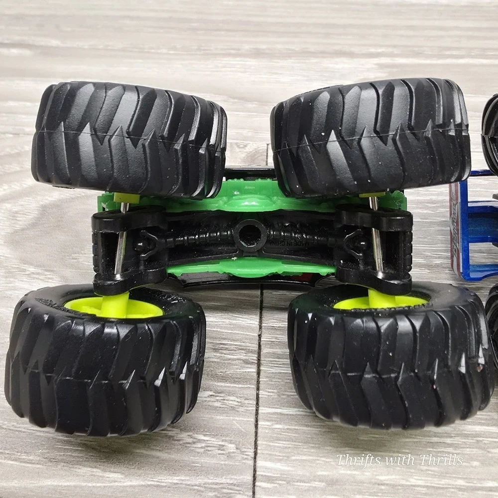 BIGFOOT Hot Wheels MONSTER TRUCKS Firestone - 1/64 MATTEL 2020 + Adventure Force